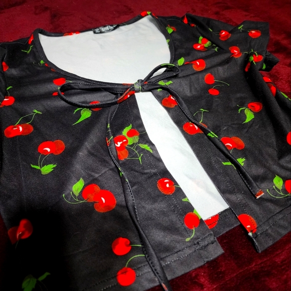 Cherries Top - Picture 3 of 3